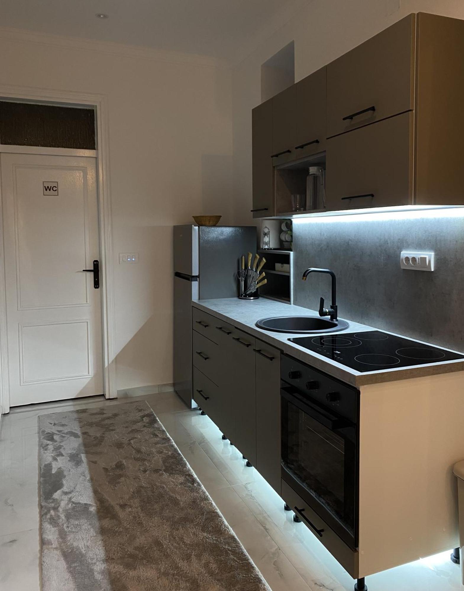 Sarajevo Luxury Apartment - 50 M From Old Sarajevo Clock Tower Exterior photo